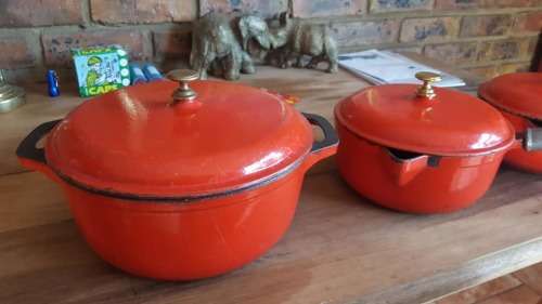 4 X VINTAGE CAST IRON ENAMEL POTS