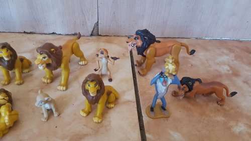 LION KING FIGURE LOT