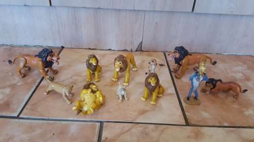 LION KING FIGURE LOT