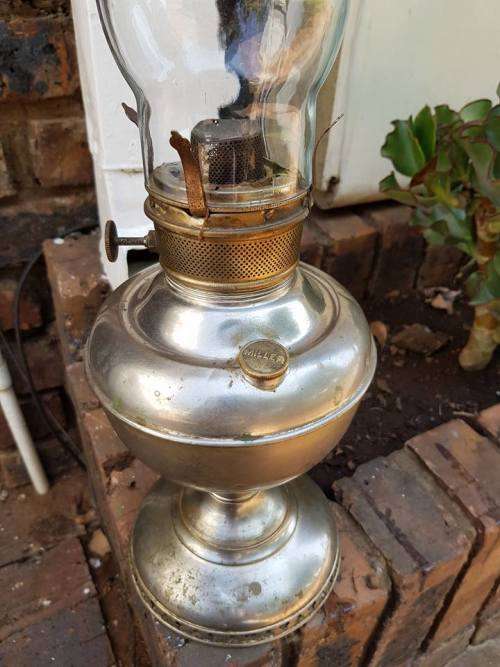 OLD MILLER`S VESTAL KEROSENE LAMP