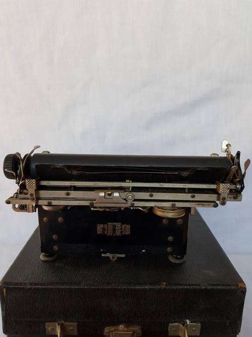 1917 CORONA NO 3 TYPEWRITER, CASE SIZE 290 X 250 X 120 MM