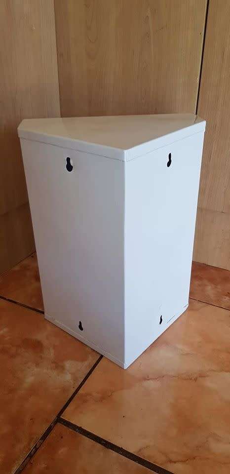 SCARCE METAL BATHROOM CORNER CABINET 285 X 210 X 385 MM