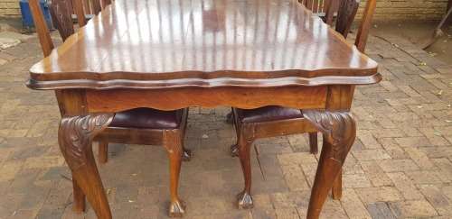 BEAUTIFUL OLD TABLE AND CHAIRS X 4