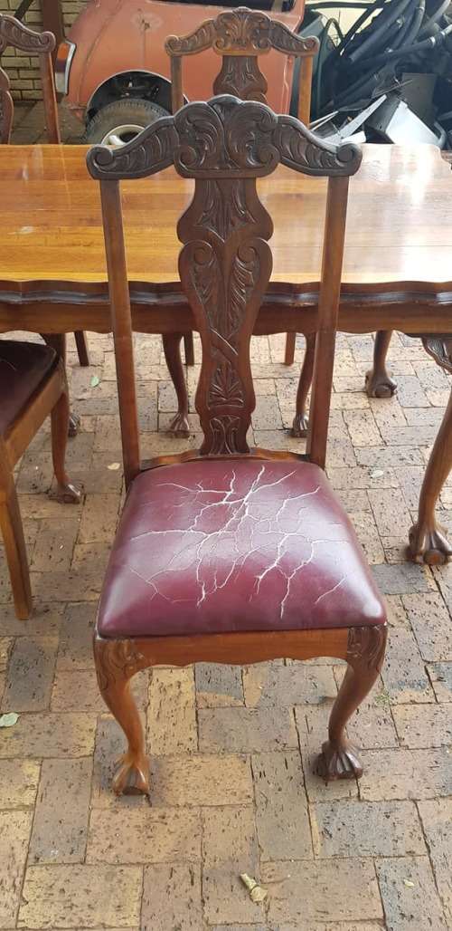 BEAUTIFUL OLD TABLE AND CHAIRS X 4