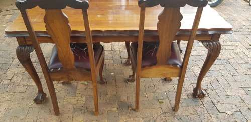 BEAUTIFUL OLD TABLE AND CHAIRS X 4