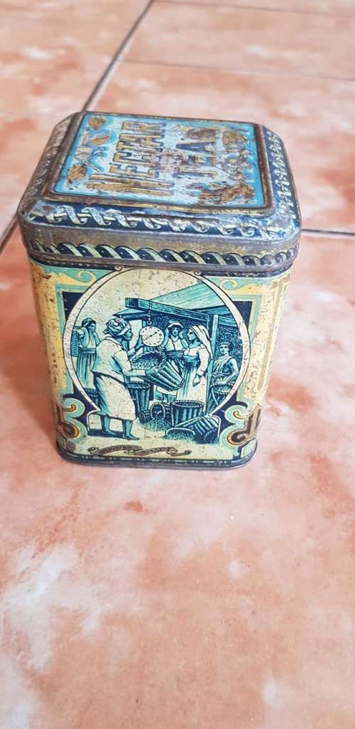 VINTAGE 1/2 LB NECTAR TEA TIN