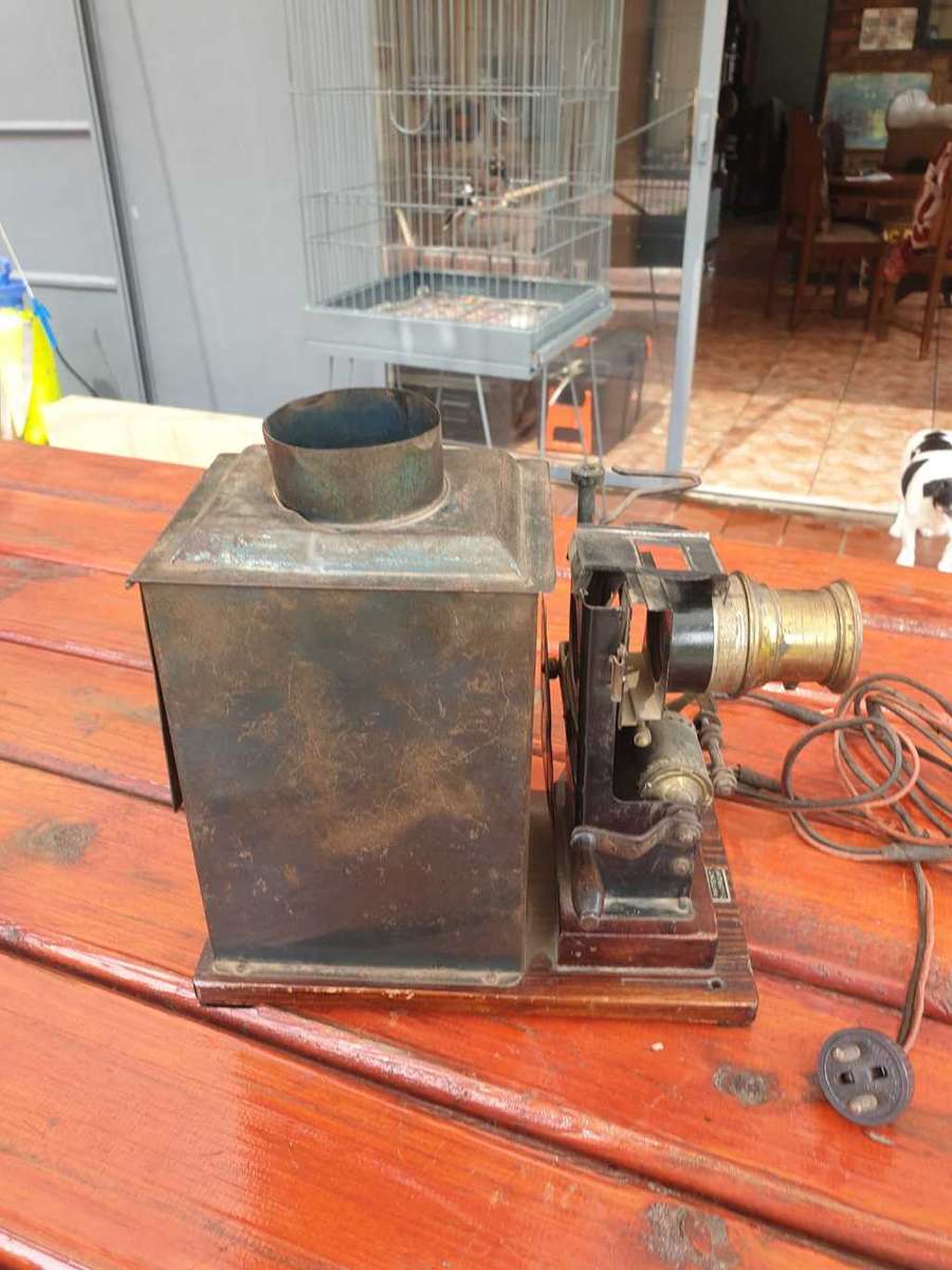 ANTIQUE BAVARIA PROJECTOR.
