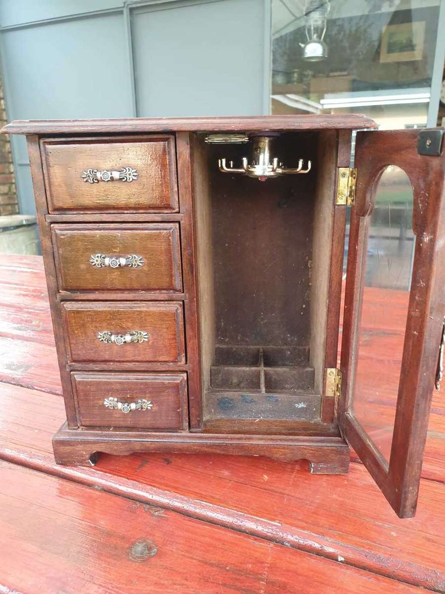 VINTAGE SOLID WOOD JEWELRY CASE