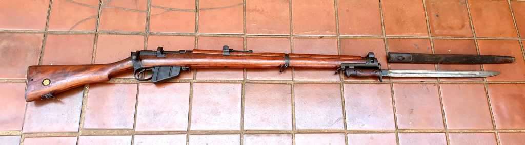EXCELLENT 1917 WW1 SMLE 303 WITH WILKINSON BAYONET EX , RHODESIAN NON FUNCTIONAL DISPLAY