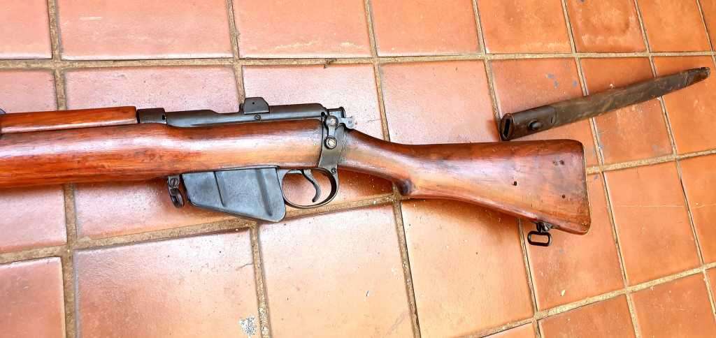 EXCELLENT 1917 WW1 SMLE 303 WITH WILKINSON BAYONET EX , RHODESIAN NON FUNCTIONAL DISPLAY