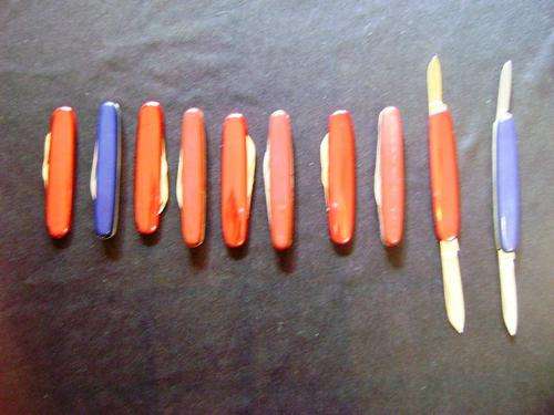 A PAIR OF ROGERS DOUBLE BLADE POCKET KNIVES FROM SHEFFIELD