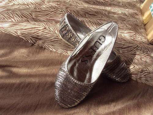 GUESS silver pump (size4)