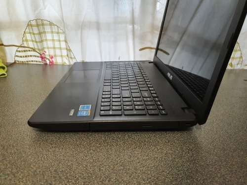 **Asus X551C -  15.6inch ,1000GB HDD ,4GB RAM ,Windows 10 Home Single Language x64