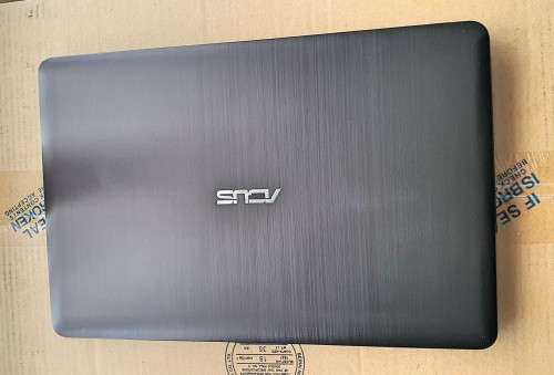 ASUS VivoBook X540SA - 500GB HDD, WINDOWS 10 HOME SL x64, USB 3.0, USB TYPE C, HDMi, VGA