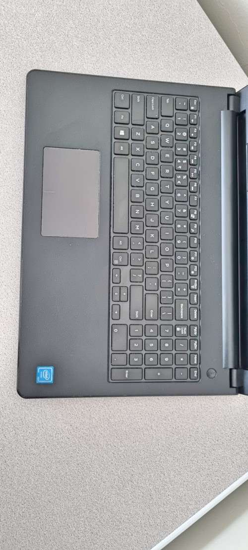 DELL INSPIRON 3552 - **4GB RAM**240GB SSD**15.6 HD**WIN10H X64**3-4HRS BATT LIFE