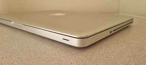 **Macbook Pro 2012 - Core i5, 10GB RAM, 1000GB HDD, Cycle count 2!!!!!!!**