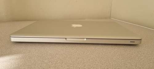 **Macbook Pro 2012 - Core i5, 10GB RAM, 1000GB HDD, Cycle count 2!!!!!!!**