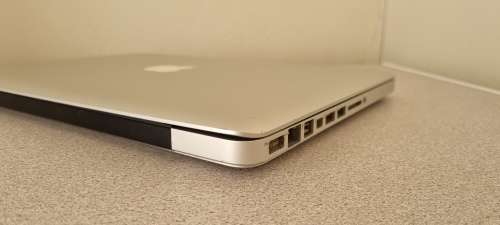 **Macbook Pro 2012 - Core i5, 10GB RAM, 1000GB HDD, Cycle count 2!!!!!!!**