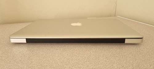 **Macbook Pro 2012 - Core i5, 10GB RAM, 1000GB HDD, Cycle count 2!!!!!!!**