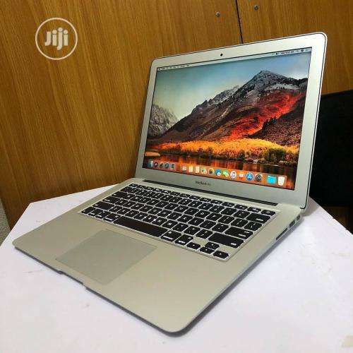 **MacBook Air 13.3-inch ** Inte Core i5 1.8GHz ** 8GB RAM ** 128GB SSD ** CYCLE COUNT 213**