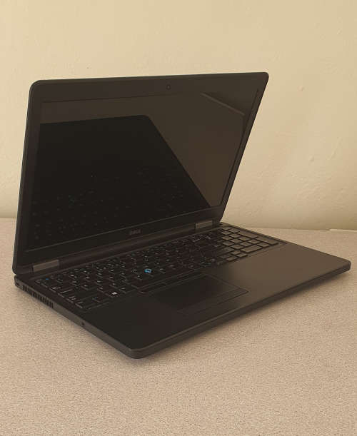 Dell Latitude E5550 - i5 5TH GEN | 8GB RAM | 1000GB HDD | WINDOWS 10 PRO x64