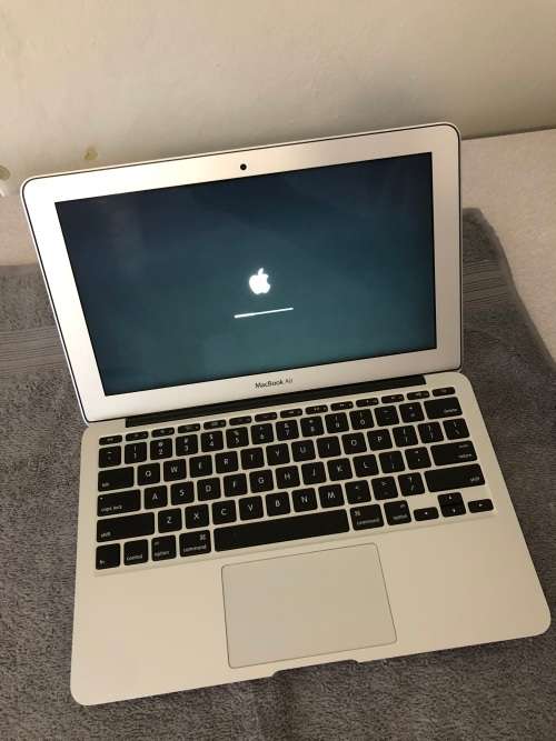 Macbook Air 11inch (Early 2015) - Intel Core i5, 256GB SSD, 8GB RAM, macOS