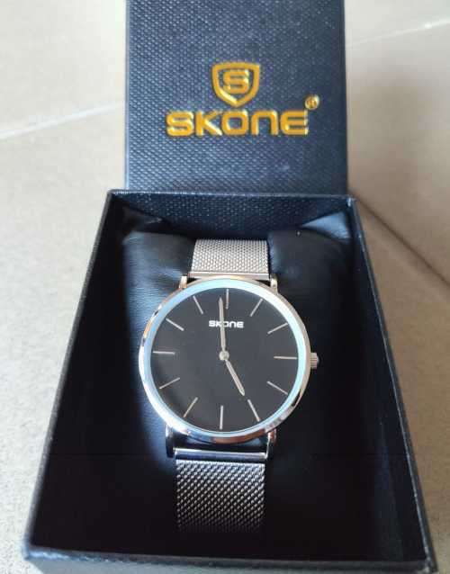 STYLISH AND ELEGANT SKONE WATCH
