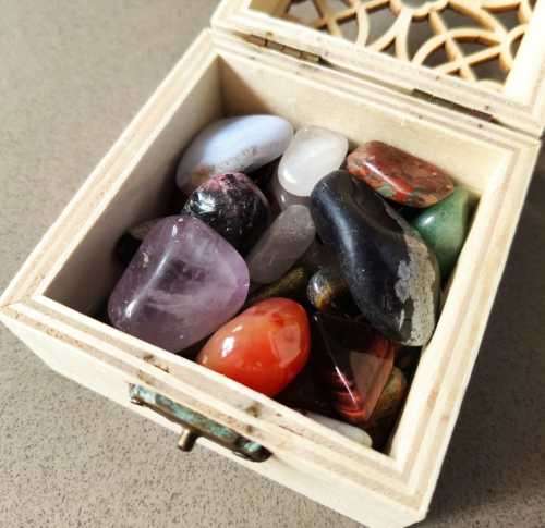 24 SEMI PRECIOUS TUMBLED GEMSTONES
