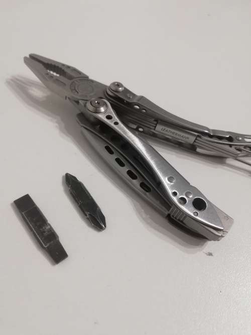 Leatherman skeletool