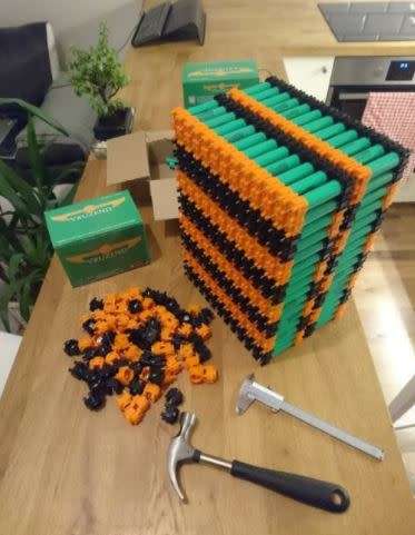 Vruzend V2 DIY Solderless 18650 Battery Holder No Spot Welding. Colour Coded Kit