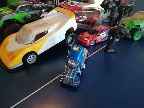 Radio Control Cars. Spares repaires. Some working.