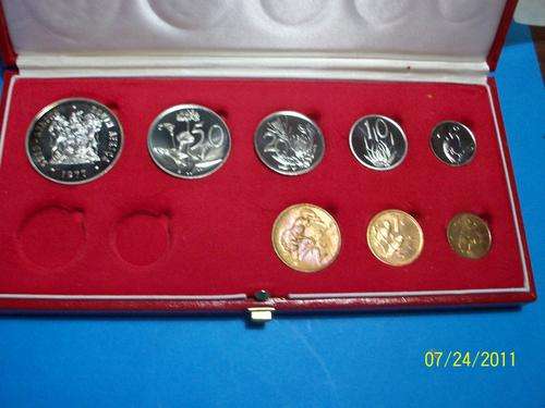 1977 PROOF SET RED CASE -NO GOLD
