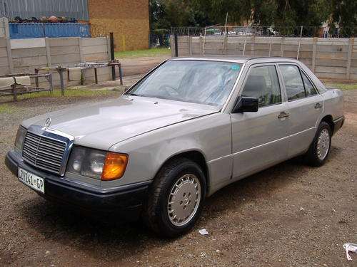 ***WOW LOOK AT THIS 1993 260E MERCEDES BENZ***