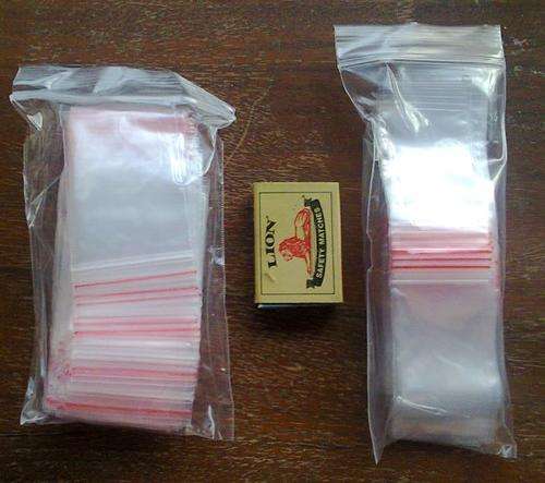 200 Ziplock bags; 40 x 60 mm (100), 50 x 70 mm (100)