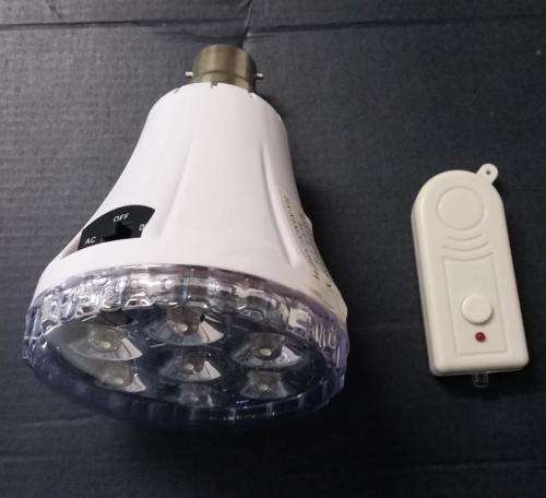 Auto charging remote-controlled emergency bulb (bayonet B22)