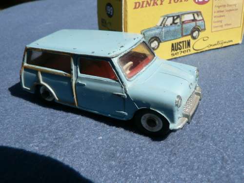 DINKY TOYS  -  199  -  AUSTIN 7 COUNTRYMAN