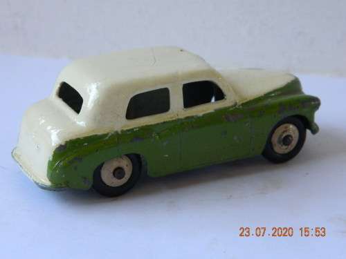 DINKY TOYS   - 154 -   HILLMAN  MINX
