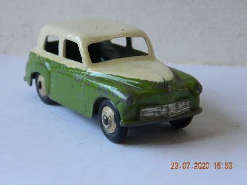 DINKY TOYS   - 154 -   HILLMAN  MINX