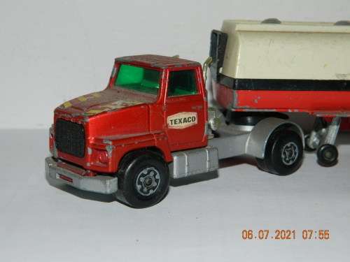 MATCHBOX -  SUPER KINGS  -  K10/16 -  FORD LTS TRACTOR WITH ARTICULATED TANKER