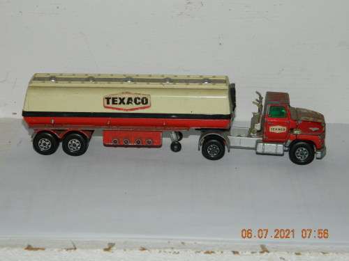 MATCHBOX -  SUPER KINGS  -  K10/16 -  FORD LTS TRACTOR WITH ARTICULATED TANKER