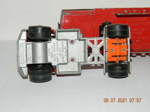 MATCHBOX -  SUPER KINGS  -  K10/16 -  FORD LTS TRACTOR WITH ARTICULATED TANKER