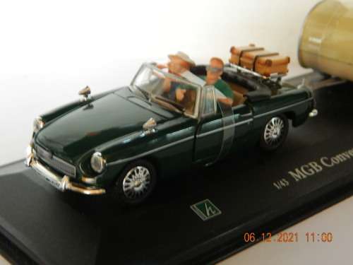 HONGWELL - CARARAMA  -  MGB  CONVERTIBLE WITH CARAVAN