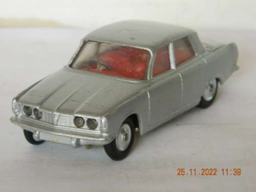 CORGI TOYS -  252   -   ROVER  2000