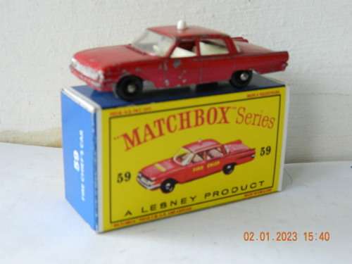 MATCHBOX  SERIES -  59b -  FORD FAIRLANE FIRE CHIEF