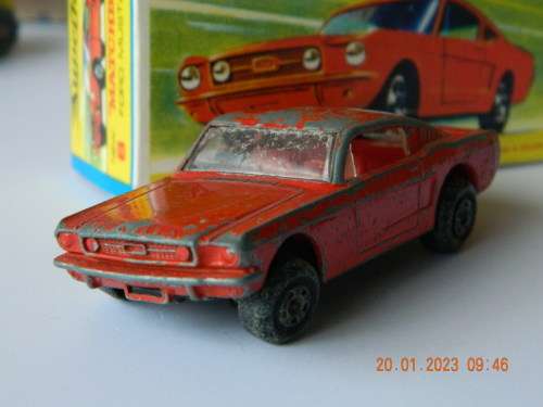 MATCHBOX  SUPERFAST -  8 -   FORD MUSTANG