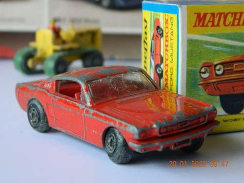 MATCHBOX  SUPERFAST -  8 -   FORD MUSTANG