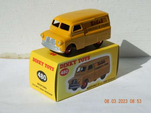 DINKY TOYS  - DE AGOSTINI  -  480  -   BEDFORD 10 CWT VAN `KODAK`