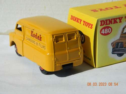 DINKY TOYS  - DE AGOSTINI  -  480  -   BEDFORD 10 CWT VAN `KODAK`