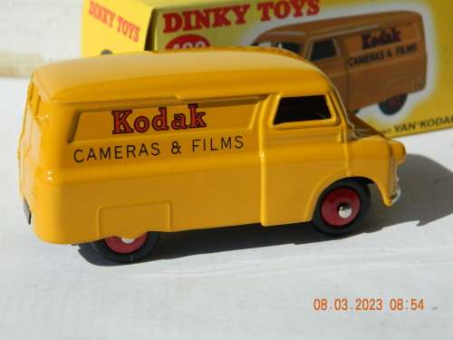 DINKY TOYS  - DE AGOSTINI  -  480  -   BEDFORD 10 CWT VAN `KODAK`