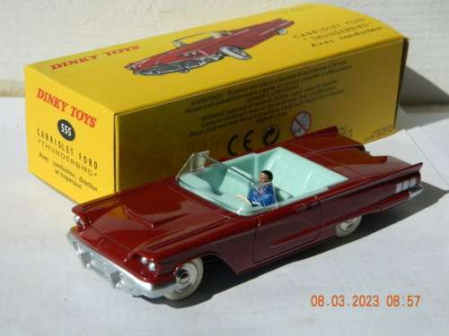 DINKY TOYS  - DE AGOSTINI  -  555  -   CABRIOLET FORD `THUNDERBIRD`